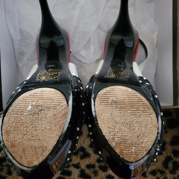 Bebe Platform Heels - Picture 4 of 4